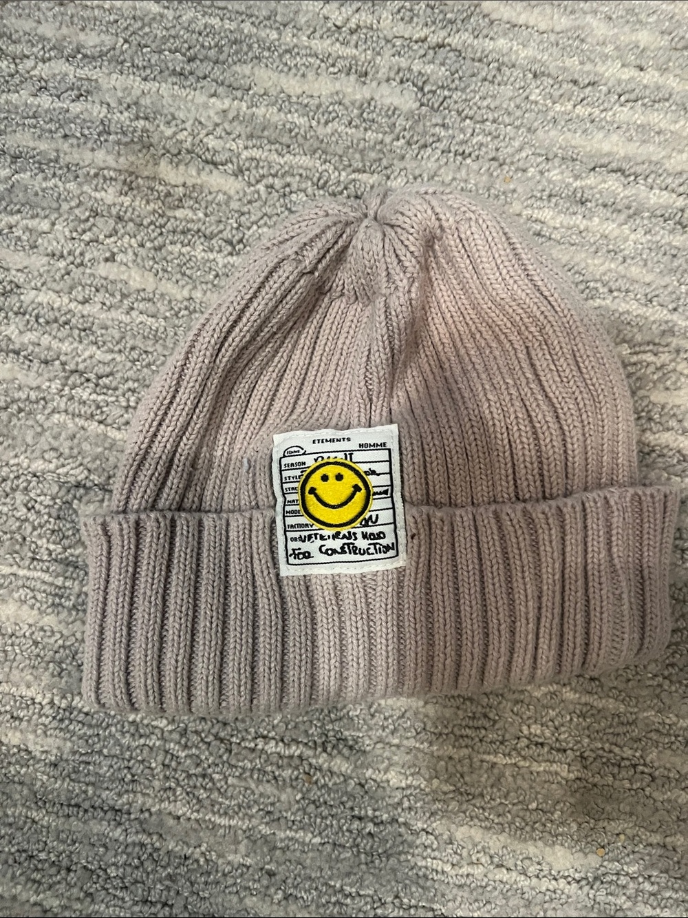 Unisex Baby Smiley Patch Ribbed Beanie in Light grey 6-12 months